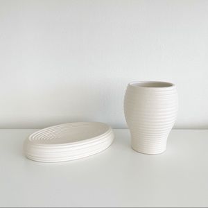 Stoneware 2 piece bathroom set 🛁✨